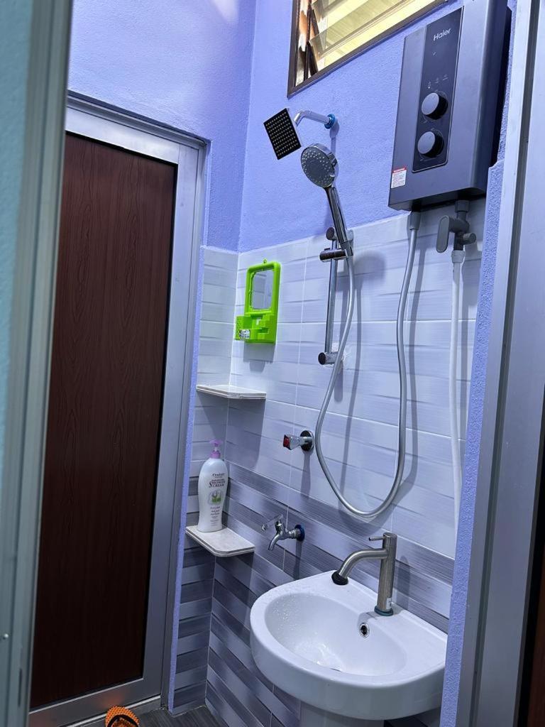 Homestay Haji Noor Tanah Merah  Luaran gambar